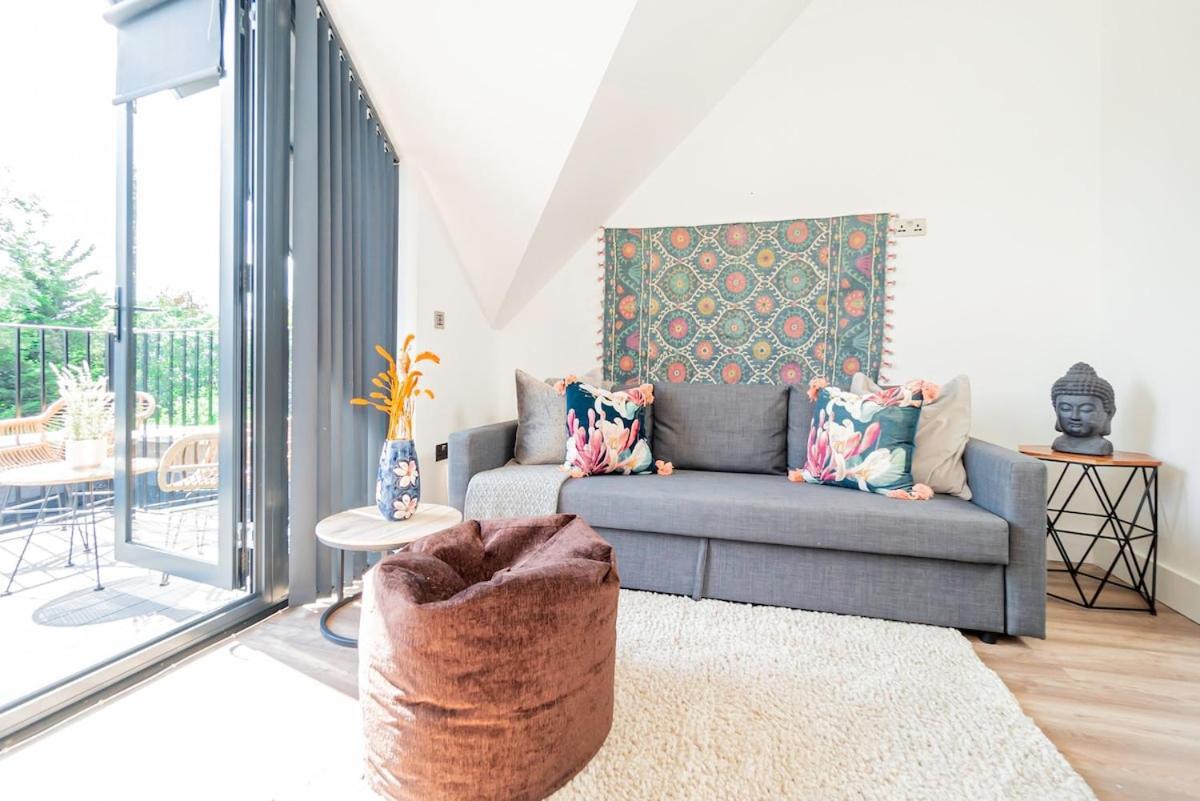 Apartamento Gorgeous 1-bedroom Acton Flat With Two Balconies At Acton, Sleeps 4 *